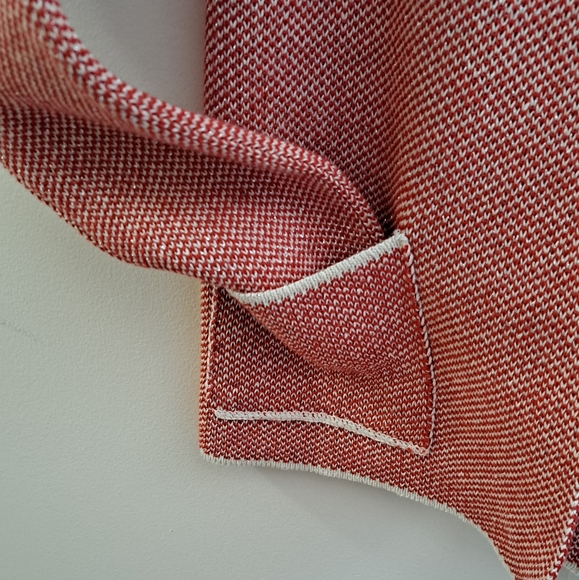 Red and silver sweater - Picture 3 of 4